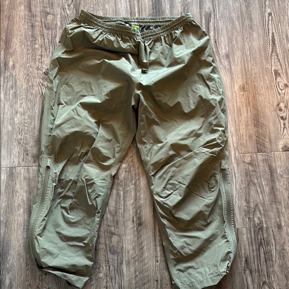 Cabela’s GORTEX Olive Green Men's Pants sz xxl - Picture 1 of 4